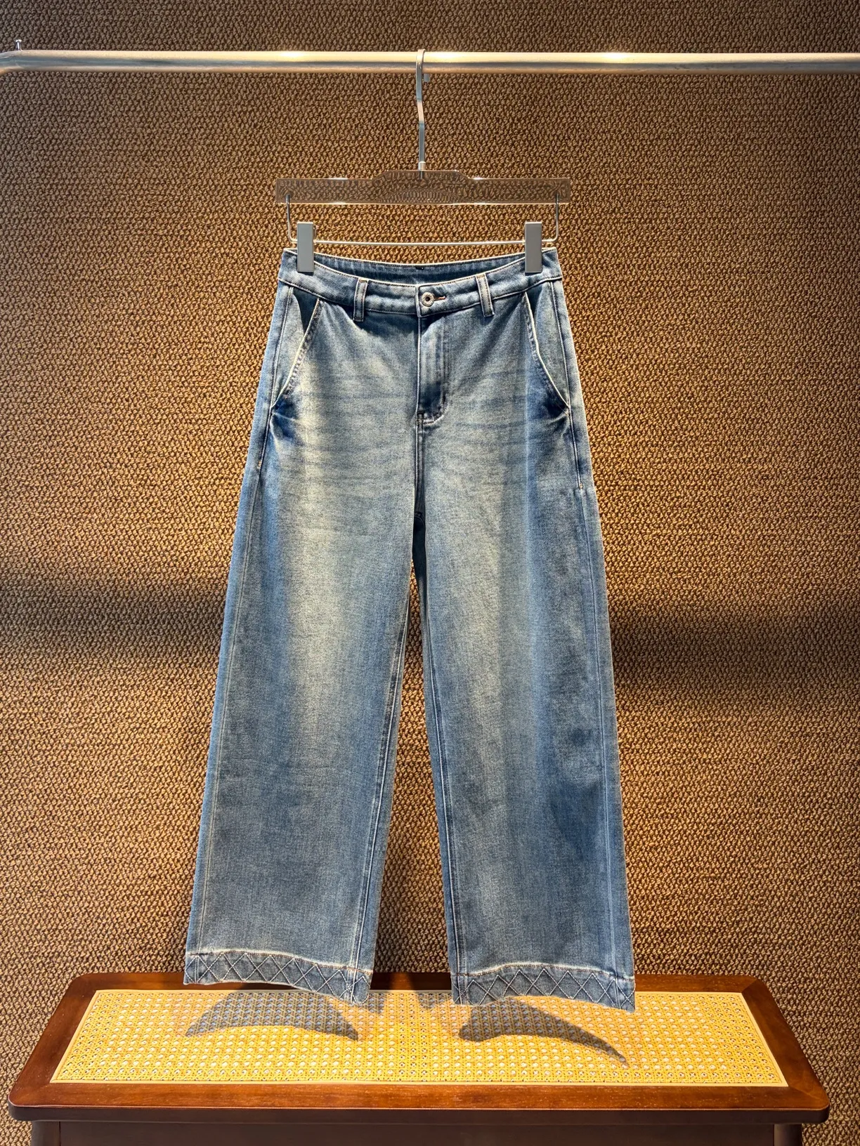 Cropped Jeans Detail 1