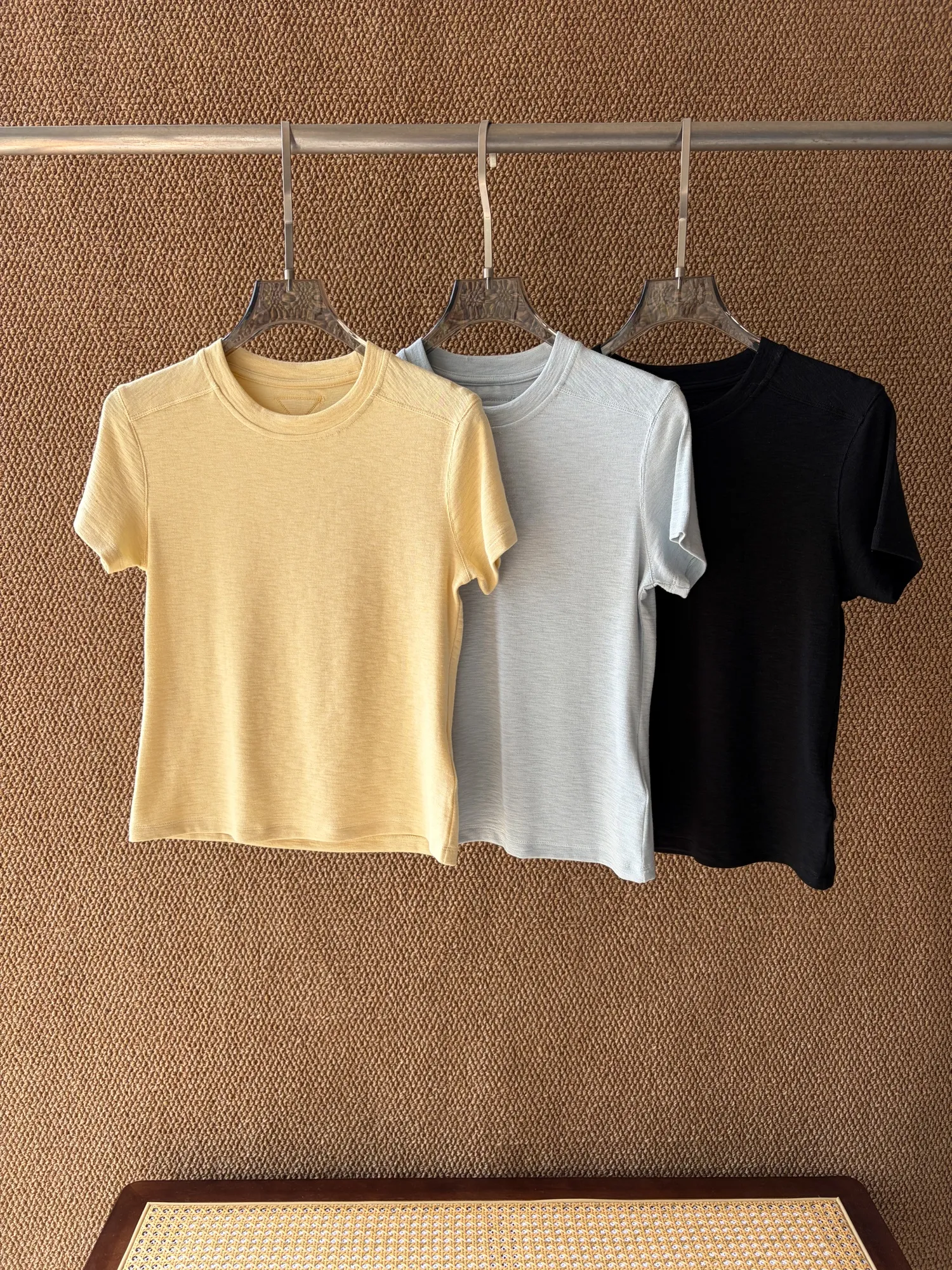 Logo Cropped Fitted Tee