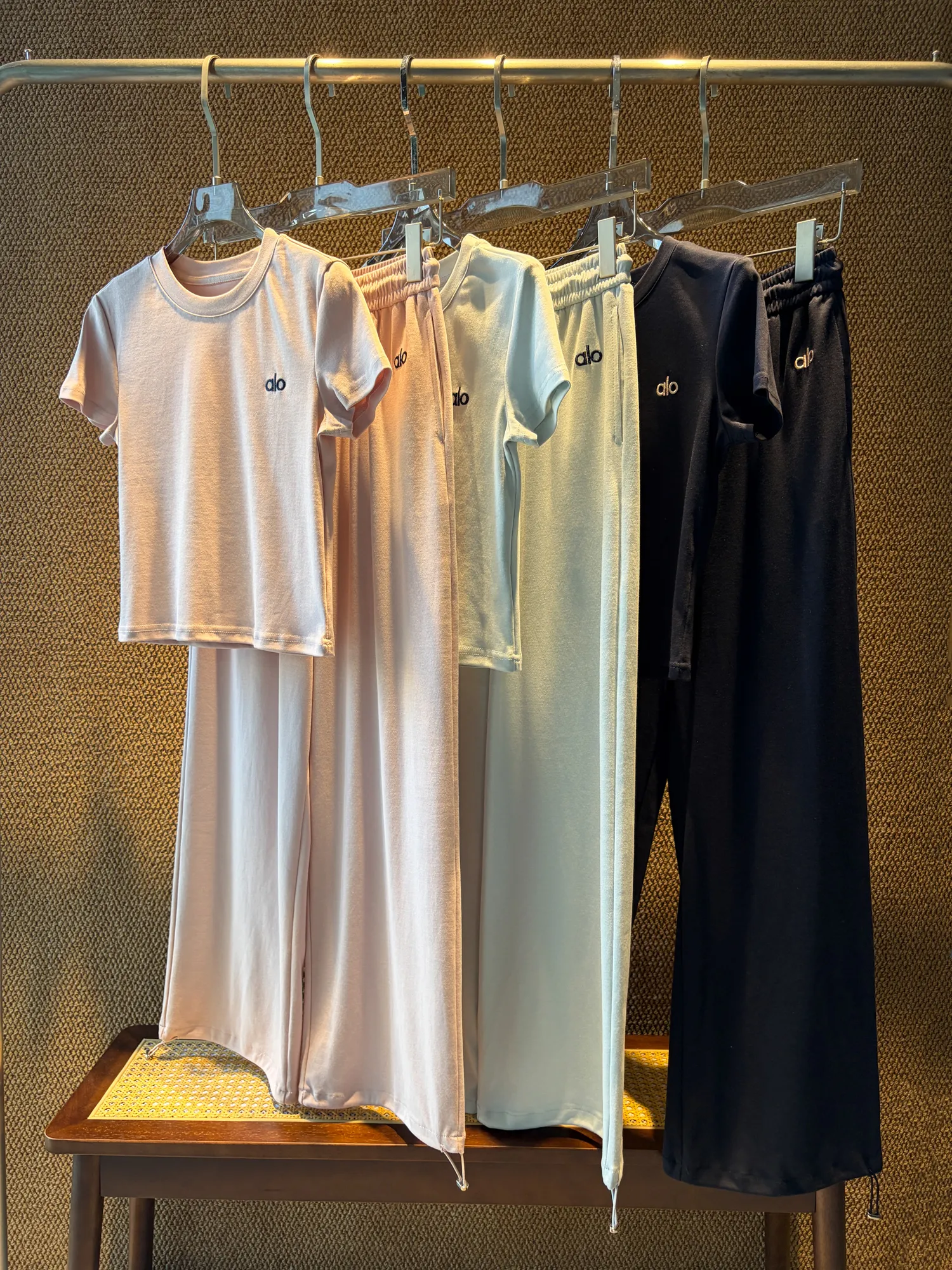 Wholesale Embroidered Knit Set Crop Top Wide Leg Pants