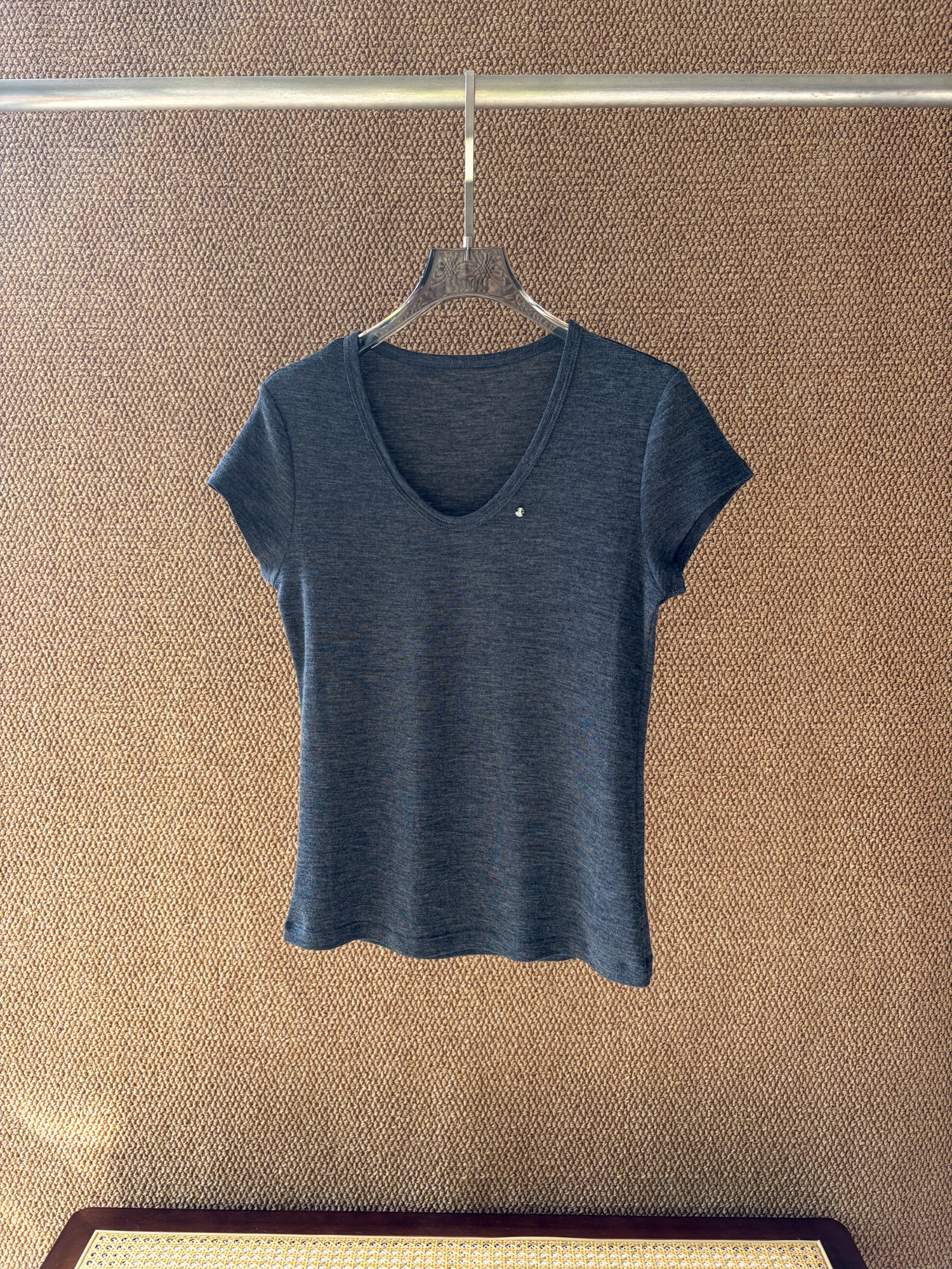 Wool U-Neck Tee Detail 3